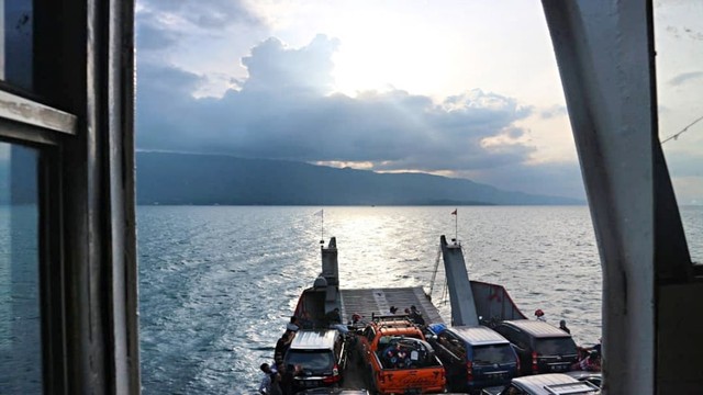 Pastikan Keselamatan, Otoritas Danau Toba Awasi Kapasitas Kapal (2645)
