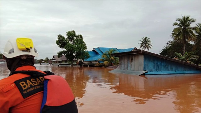 Banjir merendam rumah warga di Konawe Utara, Foto: Dok Basarnas.