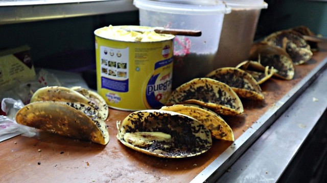 Martabak Piring Murni, by @foodnotemedan