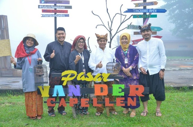 com-Perayaan Lebaran di Pasar Van der Capellen Tanah Datar, Sumatera Barat Foto: Dok. Kemenpar