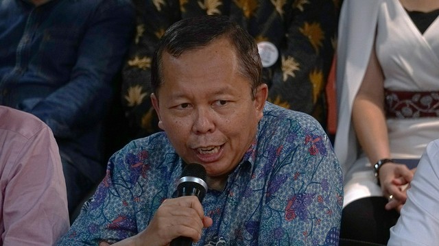 Wakil Ketua TKN Jokowi-Ma'ruf Amin, Arsul Sani, saat konferensi pers Tim Hukum TKN di Media Center TKN, Jakarta, Senin (10/6/2019). Foto: Nugroho Sejati/kumparan