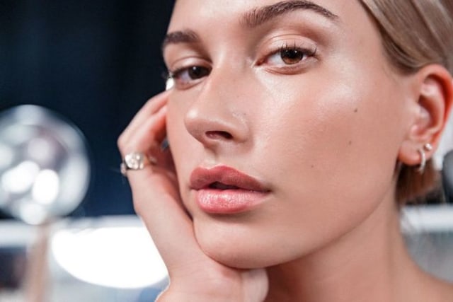 Bukan Genit, Ini 3 Alasan Kenapa Perempuan Pakai Makeup