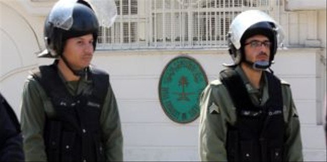 Ilustrasi polisi Iran. Foto: AFP/ATTA KENARE
