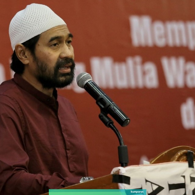 Muzakir Manaf saat menyampaikan sambutan dalam acara haul dan buka puasa bersama kader Partai Aceh di Banda Aceh. Foto: Abdul Hadi