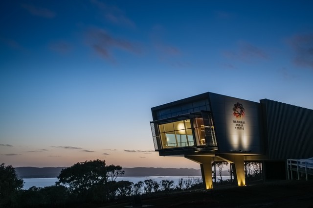 com-Albany, Australia Barat