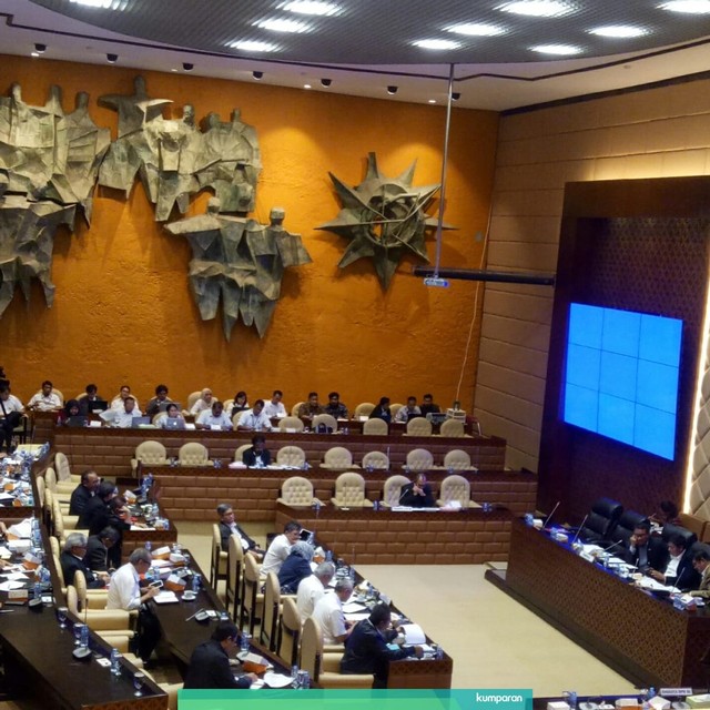 Rapat Kerja Komisi V DPR RI dengan Kementerian PUPR. Foto: Resya Firmansyah/kumparan