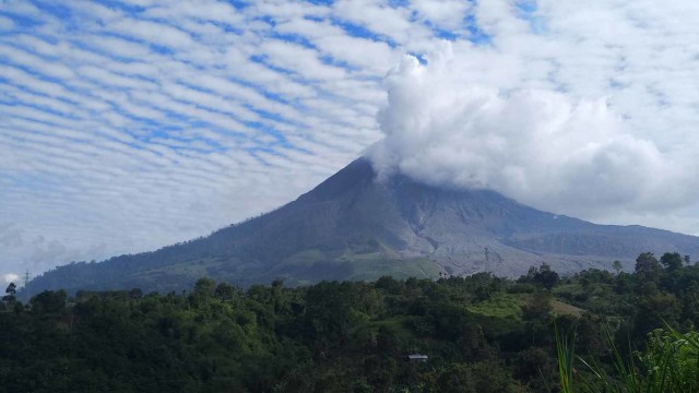 Ilustrasi Gunung Sinabung. Foto: Rahmat Utomo/kumparan