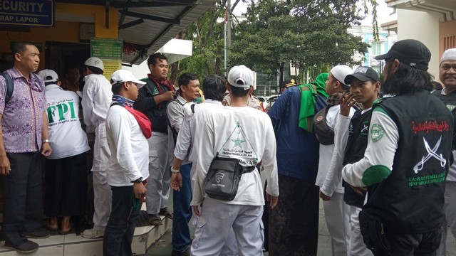 Kericuhan sidang Sugi Nur Raharja alias Gus Nur di PN Surabaya