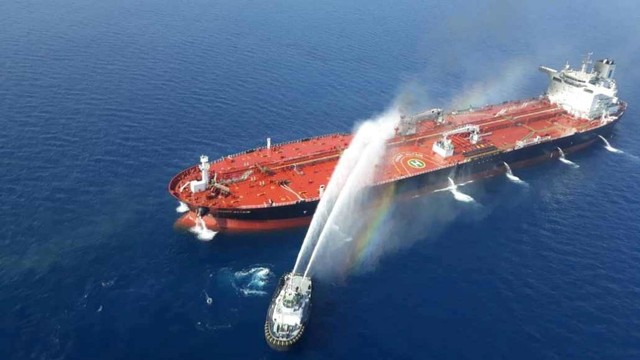 Dua kapal tanker diserang di Teluk Oman