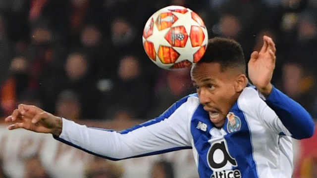 Eder Militao dalam laga melawan Roma. Foto: AFP/Andreas Solaro