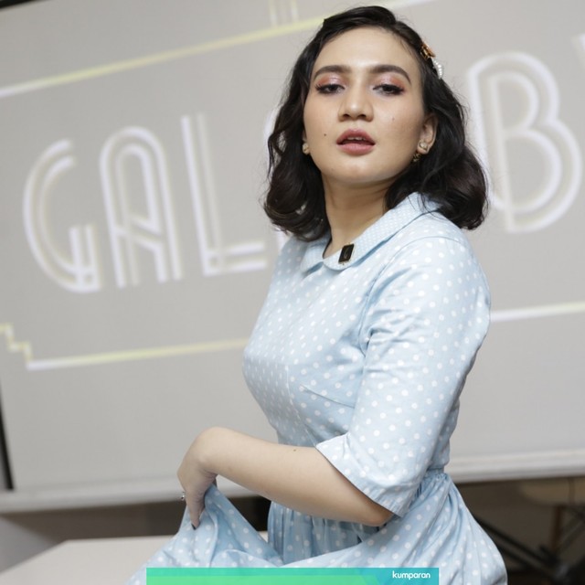 Penyanyi Galabby Thahira di peluncuran Music Galabby X UPH yang berjudul Fakta Cinta di Panglima Polim, Jakarta, Jumat, (14/6). Foto: Ronny