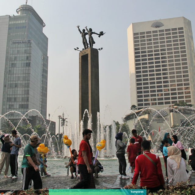 Suasana di Bundaran HI, Minggu (16/6), salah satu ruang publik tempat berkumpul warga. Foto: Nugroho Sejati/kumparan