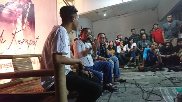 Didi Kempot sedang berbicara didepan para penggemarnya di Solo pada Sabtu (15/6/2019) malam kemarin. (Agung Santoso)