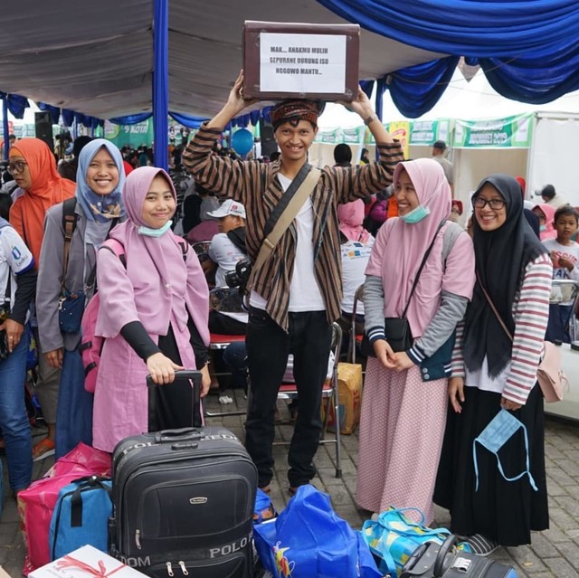 5 Cerita Mudik: dari Kehilangan Dompet hingga Pesona Masjid (82060)