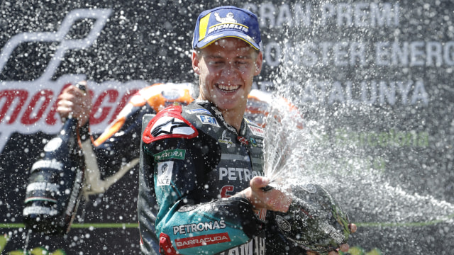 Selebrasi Fabio Quartararo, runner-up GP Catalunya 2019, di Circuit de Barcelona-Catalunya. Foto: PAU BARRENA/AFP
