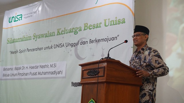 Ketua Umum PP Muhammadiyah, Haedar Nashir, saat mengikuti Syawalan Keluarga Besar UNISA, Senin (17/6/2019). Foto: adn.