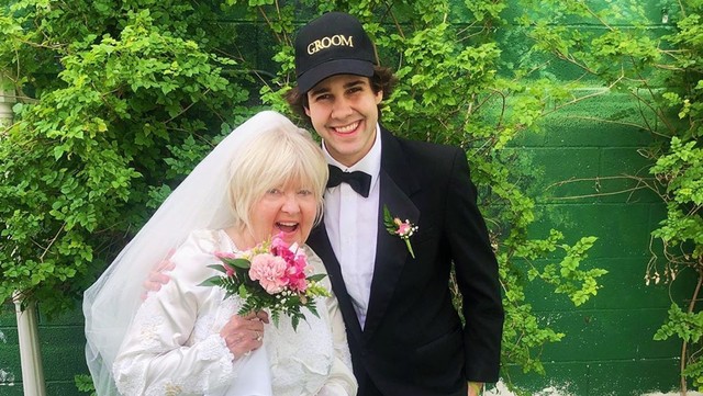 YouTuber David Dobrik dan Lorraine. Foto: David Dobrik/Instagram