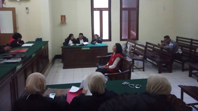 Sidang tuntutan Vanessa Angel