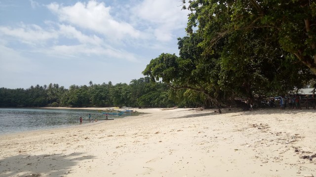 Pantai Luari, Tobelo Utara, Halmahera Utara. Foto: Rajif Duchlun 