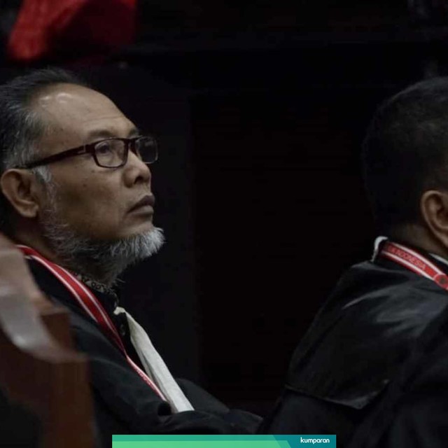 Tim kuasa hukum BPN Bambang Widjojayanto pada sidang lanjutan Perselisihan Hasil Pemilihan Umum 2019 di Gedung Mahkamah Konstitusi, Jakarta, Selasa (18/6). Foto: Fanny Kusumawardhani/kumparan