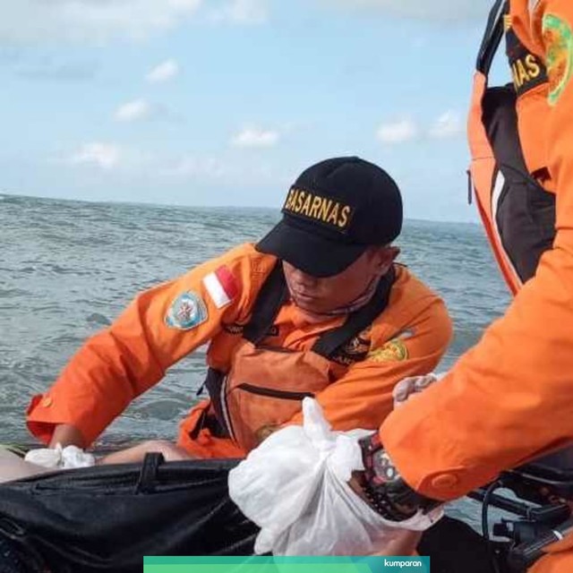 Pencarian korban kapal tenggelam di Sumenep, Jawa Timur. Foto: Dok. Istimewa