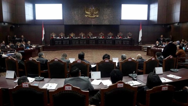 Sidang lanjutan Perselisihan Hasil Pemilihan Umum 2019 di Gedung Mahkamah Konstitusi, Jakarta, Selasa (18/6). Foto: Fanny Kusumawardhani/kumparan