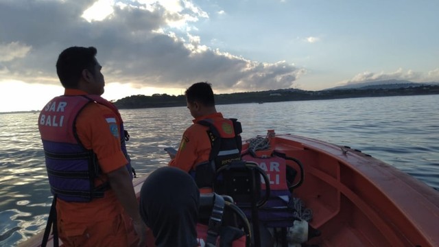 Proses pencarian sudha dilakukan sejak kemarin sore di perairan Nusa Lembongan, Klungkung (IST)