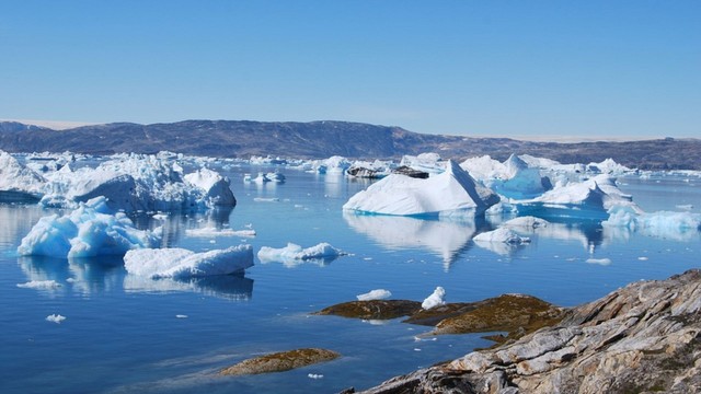 Lapisan es mulai mencair di Greenland. Foto: JChristophe_Andre via pixabay