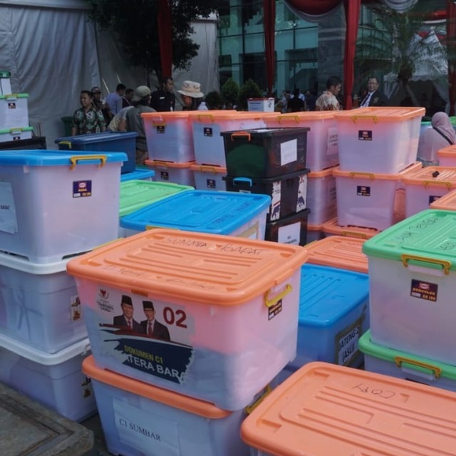 Mahkamah Konstitusi, Sidang Kedua MK, Berkas barang bukti