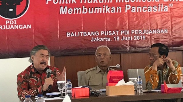 Diskusi "Politik Hukum Indonesia untuk Membumikan Pancasila", PDIP