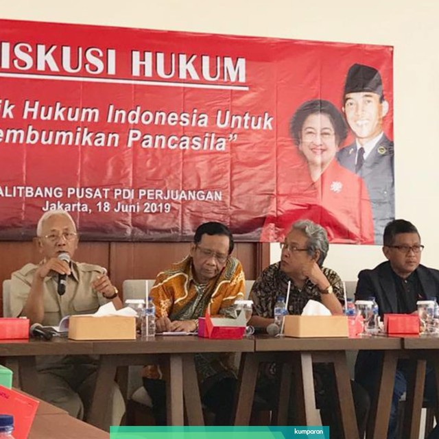 Diskusi "Politik Hukum Indonesia untuk Membumikan Pancasila", PDIP