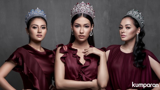 Tiga pemenang Puteri Indonesia 2019 untuk program Role Model kumparanWOMAN. Stylist: Erlangga S. Negoro, Makeup: Mustika Ratu, Busana: Jeffry Tan. Foto: Nurulita