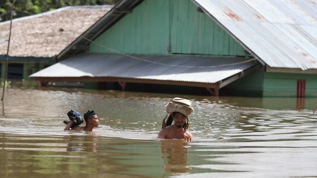 Foto Korban Banjir Konawe Mulai Terserang Penyakit