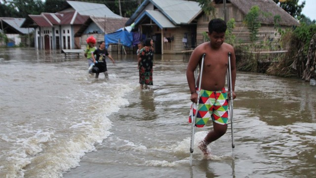 Foto Korban Banjir Konawe Mulai Terserang Penyakit