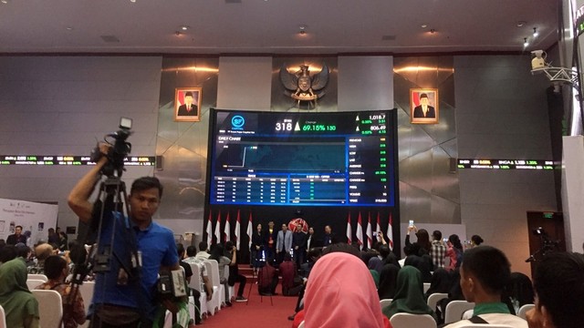 IPO Perdana PT Surya Fajar Capital Tbk, Rabu (19/6). Foto: Abdul Latif/kumparan