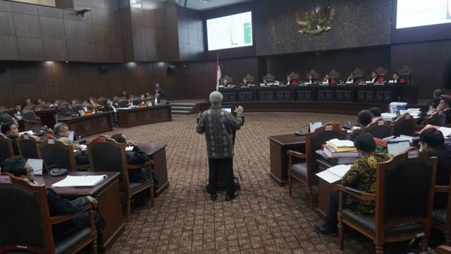 Said Didu: Ruangan Saksi di MK seperti Tahanan, Makan Hanya Telur (29089)
