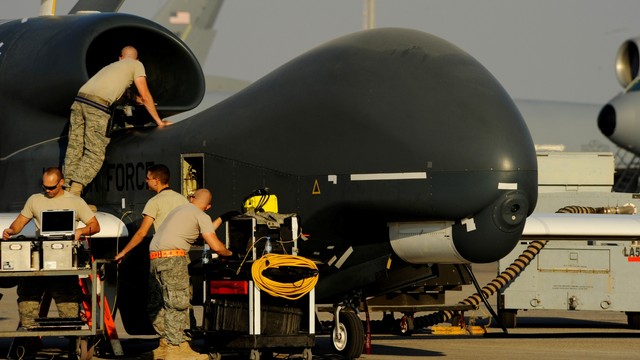 Drone militer Amerika Serikat, RQ-4A Global Hawk. Foto: Angkatan Udara Amerika Serikat/Via Reuters