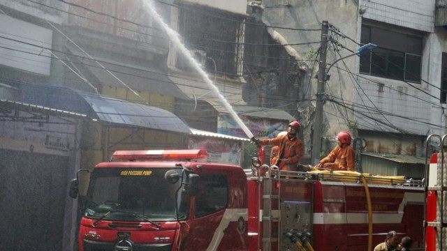 Kebakaran, Gudang petasan, Asemka