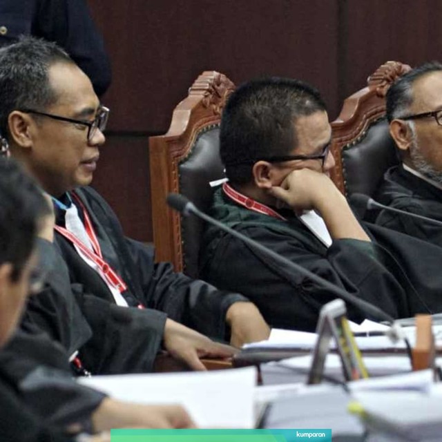 Kuasa hukum BPN saat sidang Perselisihan Hasil Pemilu Umum 2019 di Gedung Mahkamah Konstitusi, Jakarta, Jumat(21/8) Foto: Helmi Afandi/kumparan