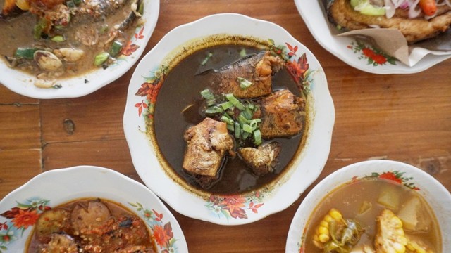 Gabus pucung, menu makanan yang tersedia di Warung Mak Dower. Foto: Irfan Adi Saputra/kumparan