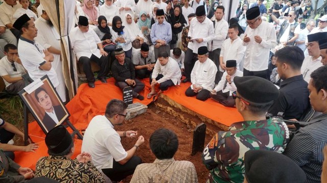 Ketua MK soal Sosok Almarhum Putra Ketua MA: Sudah Kayak Anak Sendiri (661427)