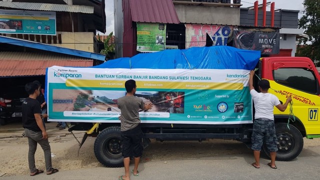 Bantuan korban banjir bandang sultra kurang lebih 4 ton bantuan disalurkan, Foto: Attamimi/kendarinesia.