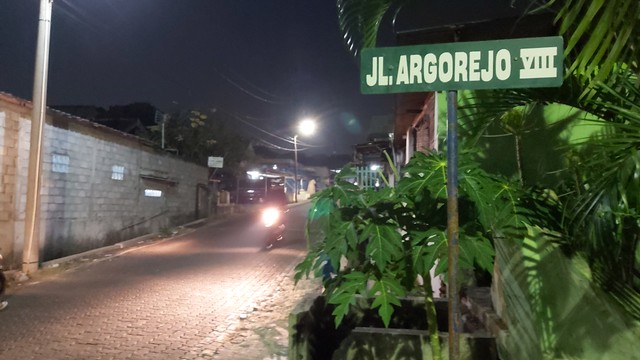 Suasana Lokalisasi Sunan Kuning di Jalan Argorejo. Foto: Afiati Tsalitsati/kumparan