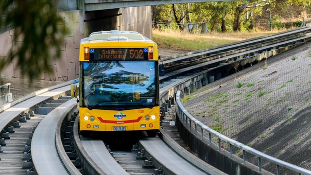 Pemerintah Tengah Kaji Pengadaan O Bahn di RI, Busway Anti Serobot (28888)
