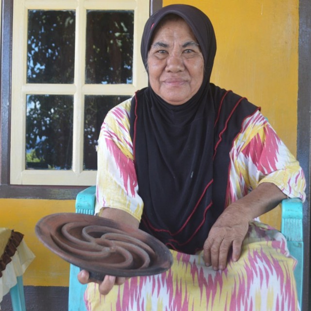 Ainun Boli, perajin Sagu Setir di Kelurahan Togolobe, Kecamatan Pulau Hiri, Kota Ternate. Foto: Olis/cermat