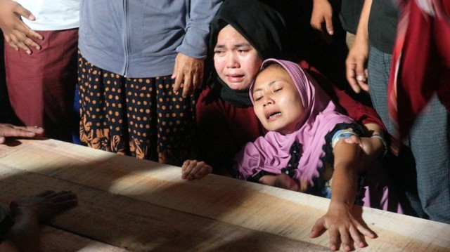Pemakaman 12 jenazah di Pabrik Korek Api