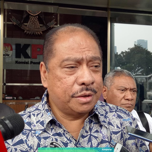 Anggota DPR fraksi partai Golkar, Melchias Marcus Mekeng usai diperiksa KPK. Foto: Aprilandika Pratama/kumparan