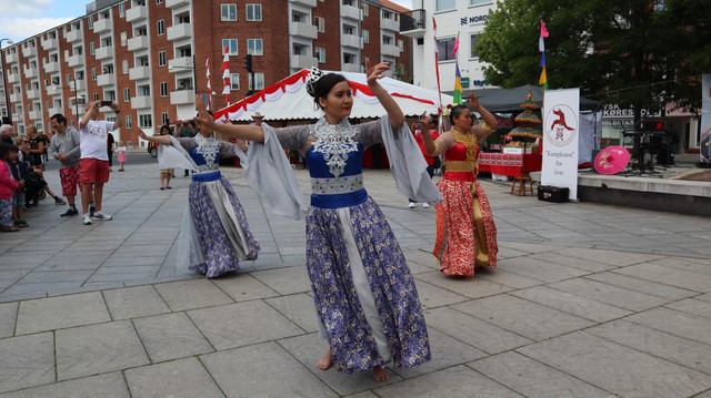 Tari Jaipong di Horsens, Denmark (Dok. KBRI Kopenhagen)
