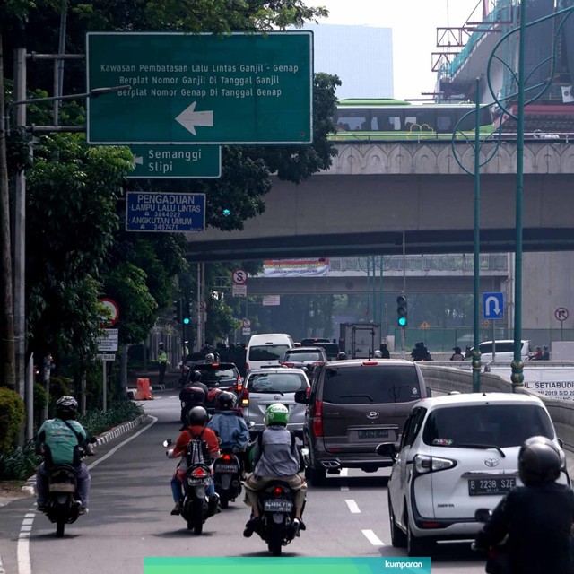 Ilustrasi penerapan aturan ganjil-genap di DKI Jakarta. Foto: Nugroho Sejati/kumparan