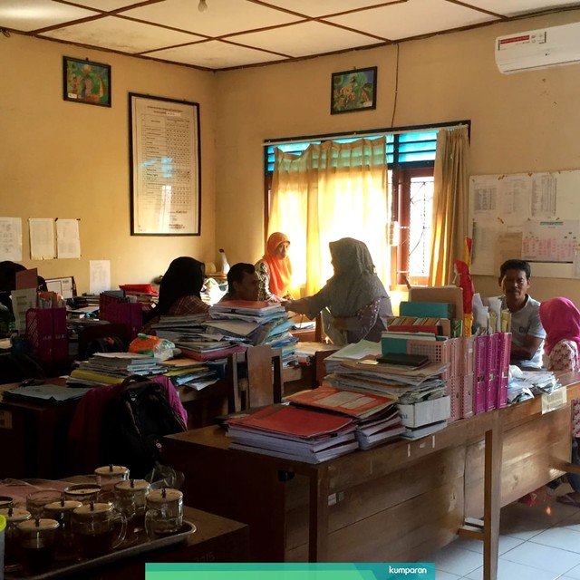 Ruang guru di SDN Karangtengah III, Kecamatan Wonosari, Kabupaten Gunungkidul. Foto: Arfiansyah Panji Purnandaru/kumparan